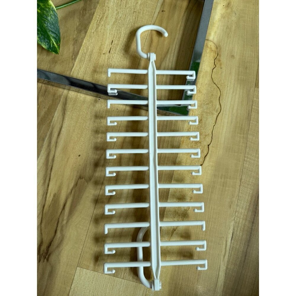 Belt hanger